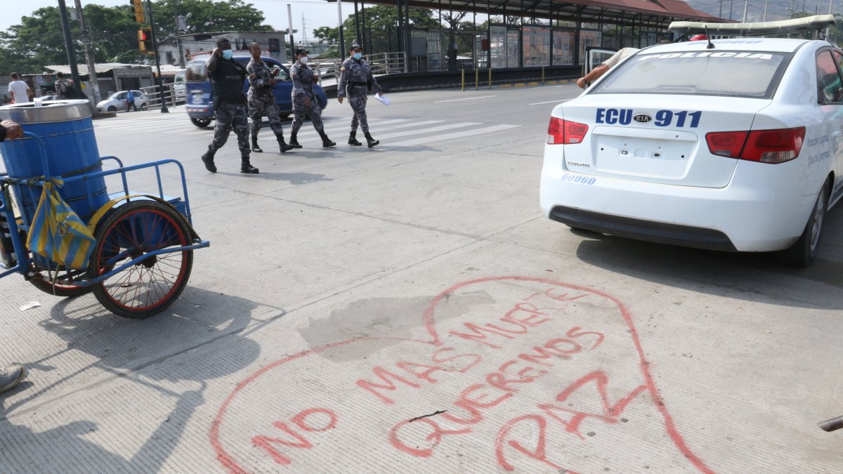Leyenda. Este viernes amaneció la siguiente leyenda en los exteriores de la Penitenciaría del Litoral.