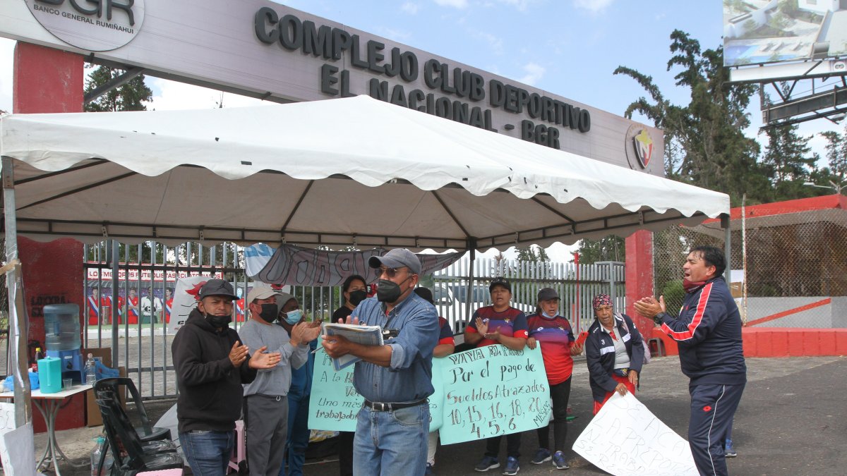 rabajadores de El Nacional iniciaron una huelga de hambre hasta que la directiva pague los sueldos y las jubilaciones patronales. La presidenta, Lucía Vallecilla, los ignora.