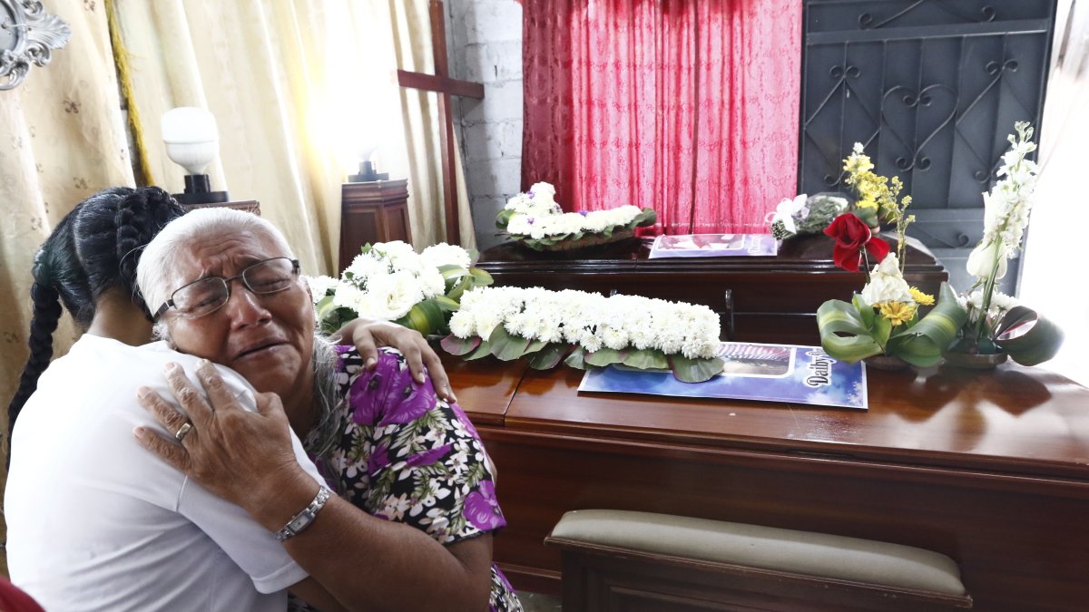 El 28 de septiembre, los hermanos Villacís Araujo fueron asesinados en la ‘Peni’. Sus familiares no podían con tanto dolor.