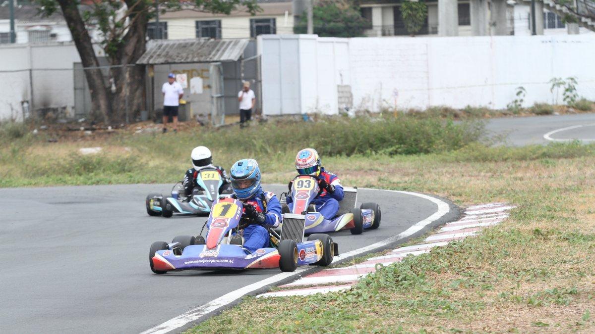 Henry Taleb Jr. (1), encabezando la prueba, seguido por Christian Taleb (93) y David Pareja (31). 