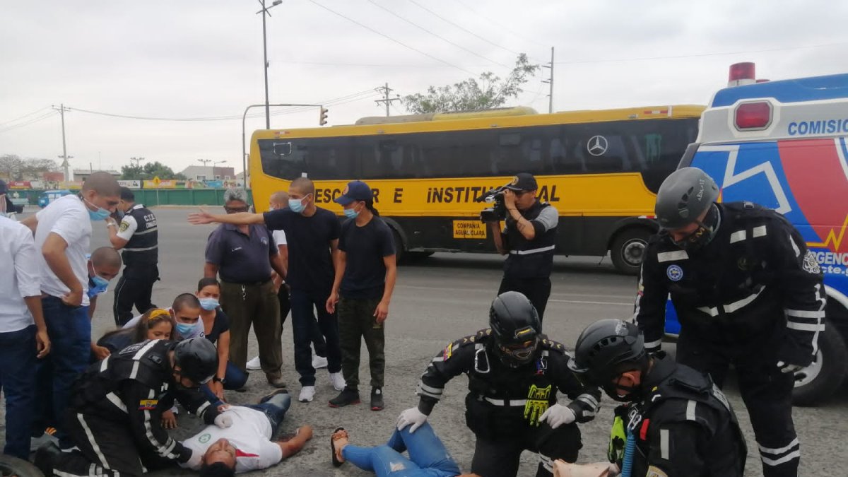 En el simulacro de accidente se puso en escena imágenes que se observan casi a diario en muchas vías de la ciudad.