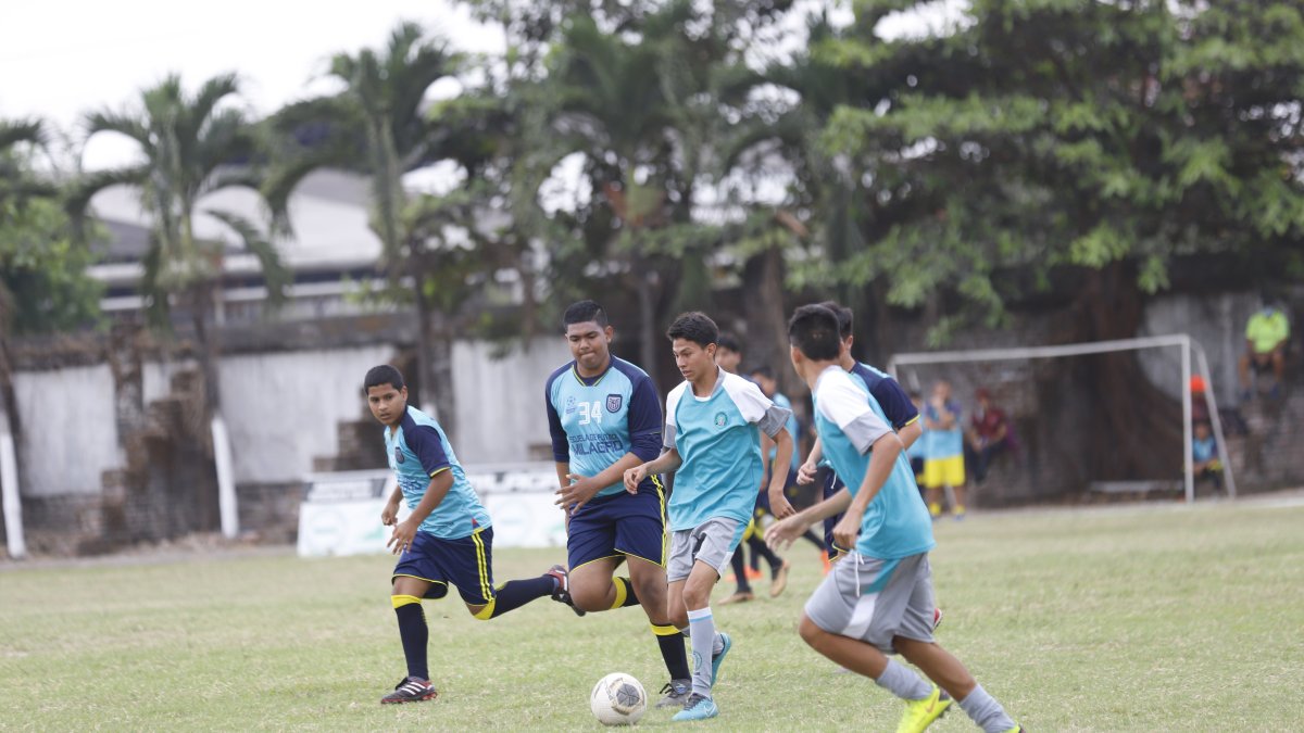 Cada fin de semana se viven las emociones en la Copa Diario Extra, que se juega en Milagro.