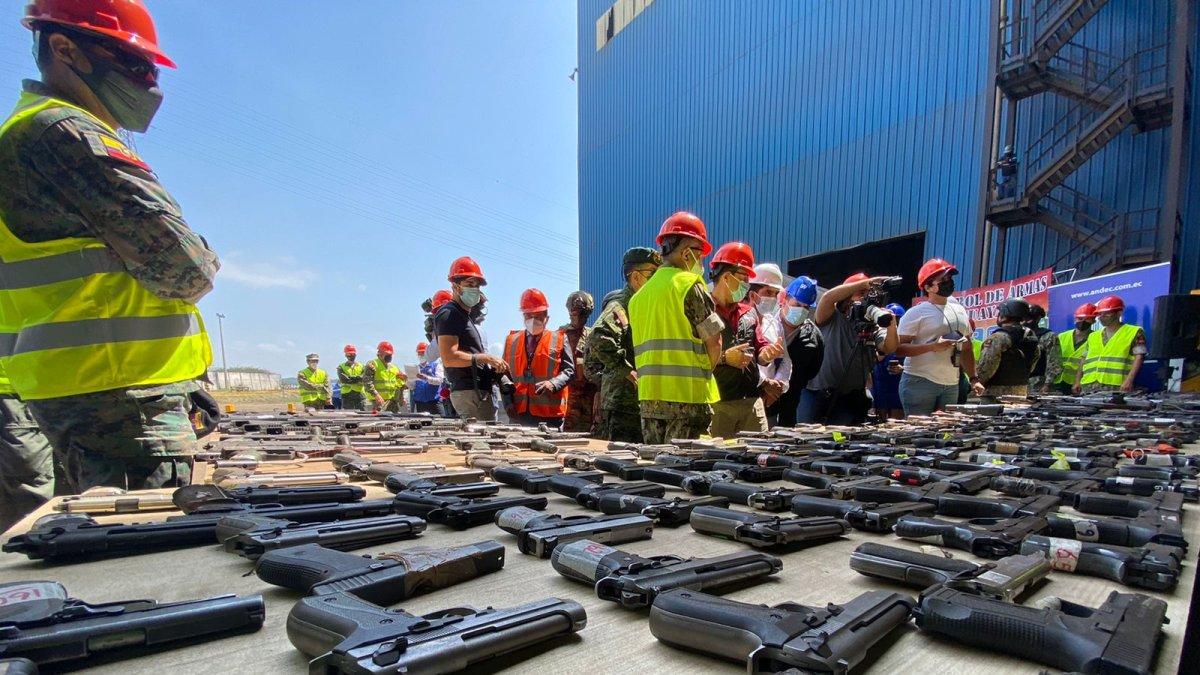 Destrucción. El martes 16 de noviembre se destruyeron 4.254 armas de fuego letales (pistolas, revólveres, rifles, carabinas, escopetas, subametralladoras, ametralladoras y fusiles). Todos estos elementos fueron decomisado entre 2020 y 2021.