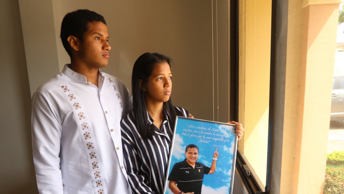 Lucha. Jhon Jairo y Jomaira irán hasta las últimas consecuencias para demostrar la inocencia de su padre.1