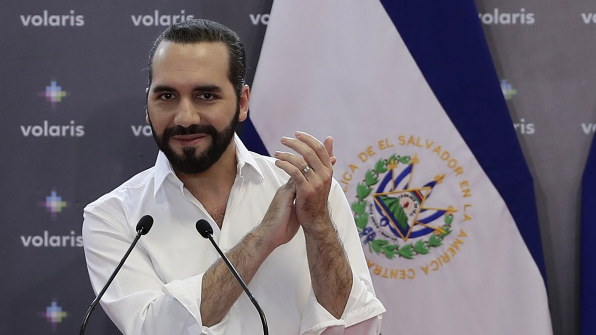 Nayib Bukele presentó a mediados de junio el proyecto de Ley General de Recursos Hídricos./ EFE Rodrigo Sura