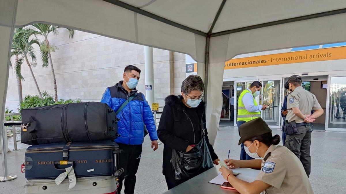 En el aeropuerto se ha instalado puesto que atiende las solicitudes del servicio de acompañamiento, por parte de la Policía.
