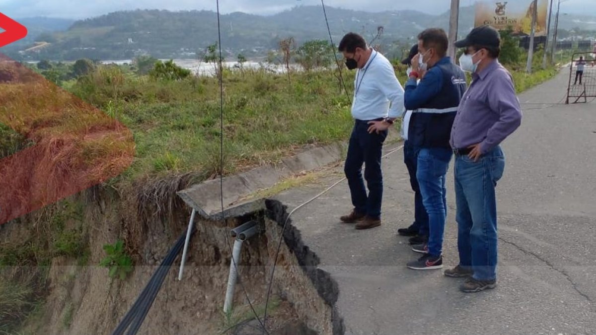 Autoridades hicieron una inspección de los daños, entre ellos un socavón en el sector El Cabezón, en Esmeraldas