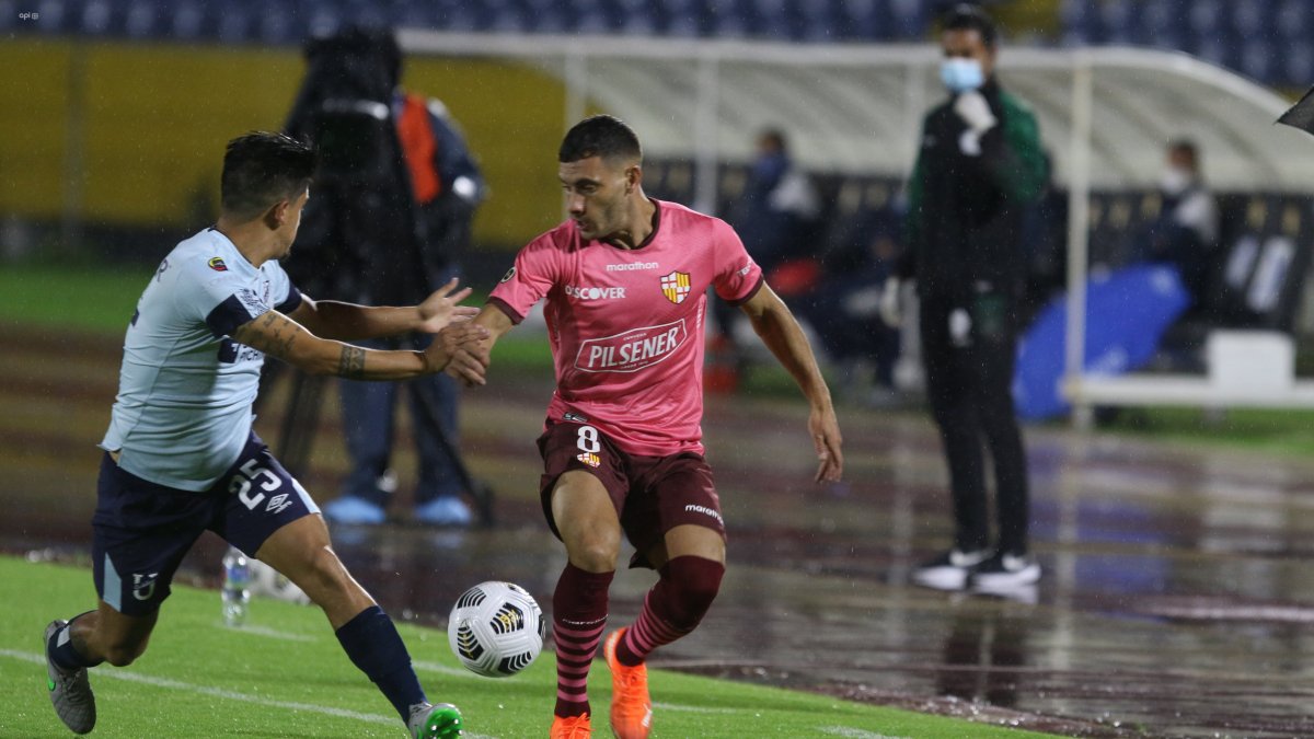 Universidad Católica venció 2-0 a Barcelona en la primera fase de la LigaPro.
