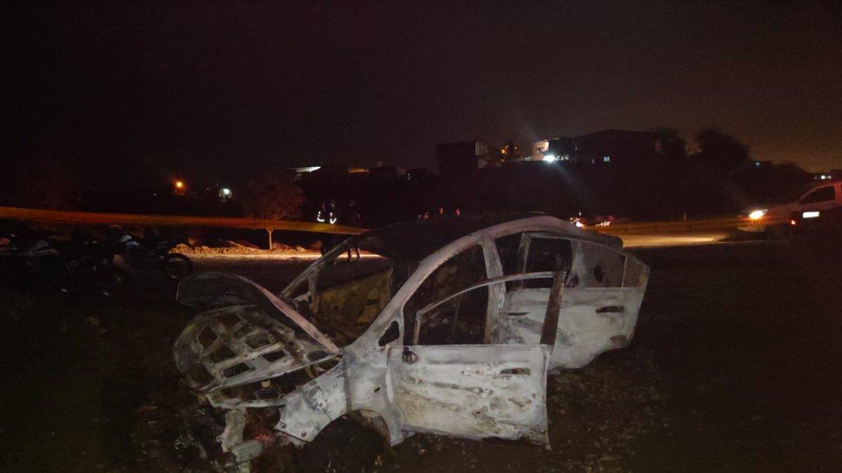 La joven fue interceptada por un auto blanco sin placas que luego fue abandonado en la vía Santa Marianita totalmente incinerado.