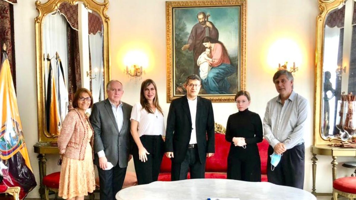 Reunión. “Primeras acciones”, así se catalogó la reunión con la Iglesia católica para el proceso de pacificación.