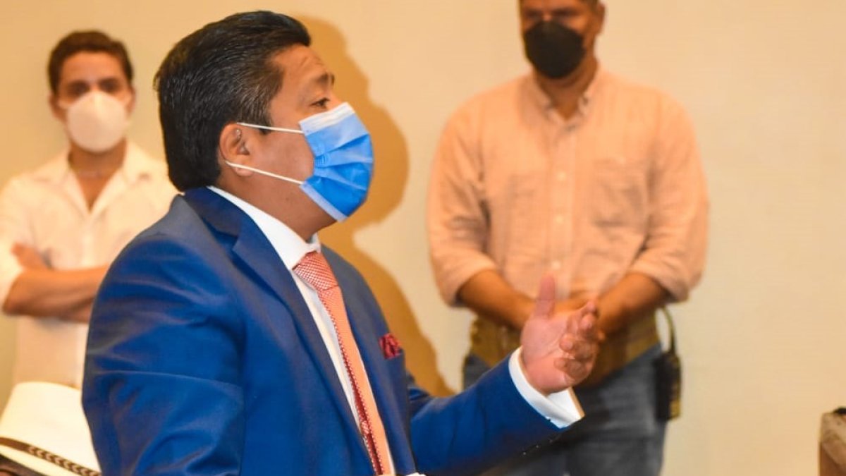 Dany  Mite, alcalde de Playas, pidió obras concretas y no solo estudios.