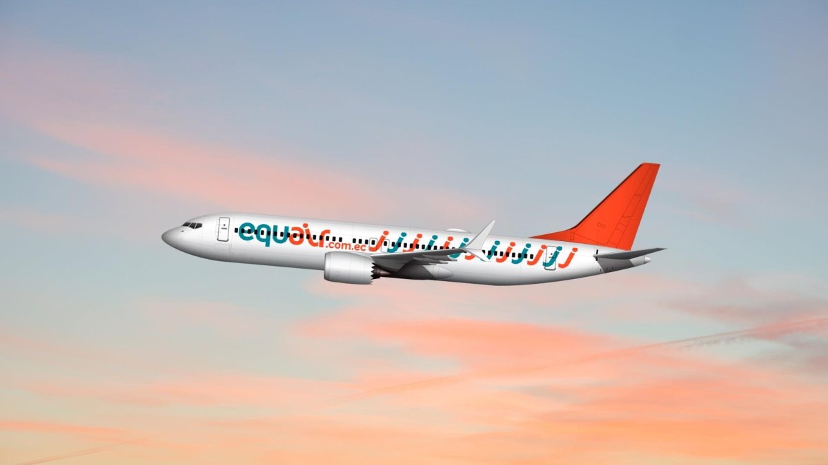 Fotografía cedida por EquAir de la nueva línea aérea ecuatoriana que empezará a volar a partir de diciembre con el objetivo de restablecer un balance entre la oferta y la demanda en el puente aéreo Quito-Guayaquil, que llegó a ser el tercero en importancia en Latinoamérica.