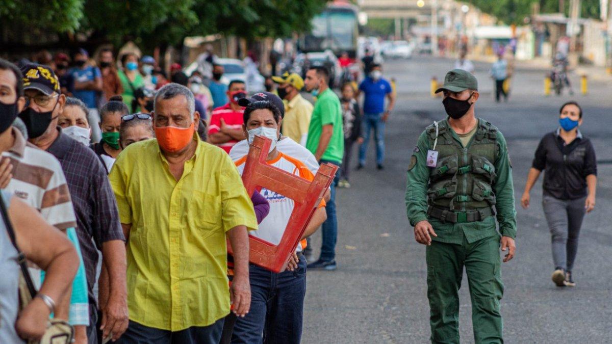 Venezolanos acudieron a las urnas este domingo.
