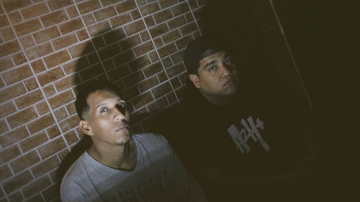 El dúo empezó a rapear juntos en el año 2013.