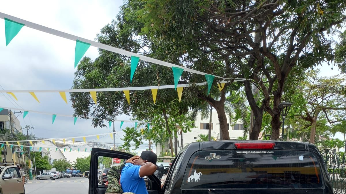 Los fuertes controles de seguridad en las calles se mantienen con el nuevo estado de excepción