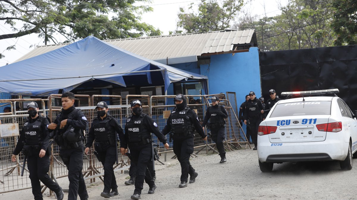 Se mantiene el resguardo policial y militar en los exteriores e interior de la Penitenciaría del Litoral