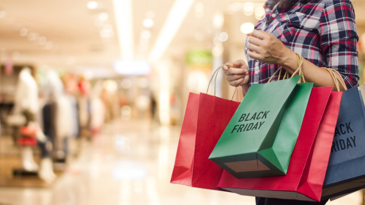 Los comercios se alistan con promociones y descuentos para recibir a los clientes.