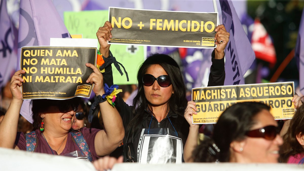 Las agresiones de diversas formas a las mujeres no se detienen, pero ellas piden respeto a la vida. / EFE