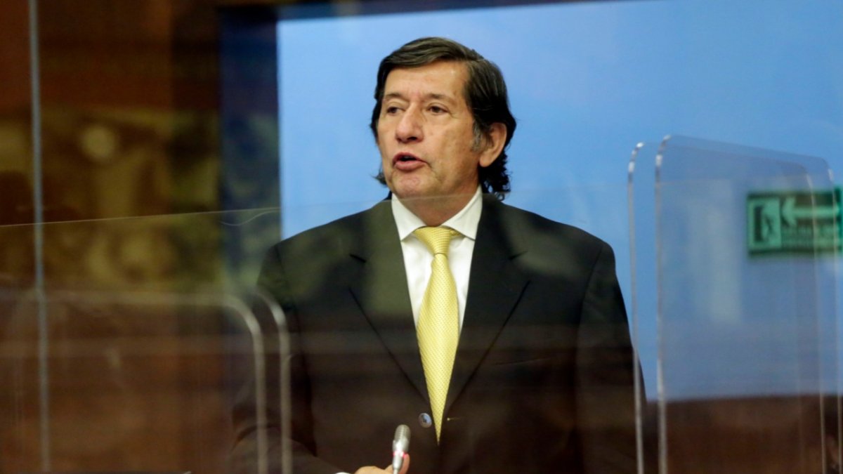 El asambleísta independiente César Rohon es uno de los que plantea la propuesta.