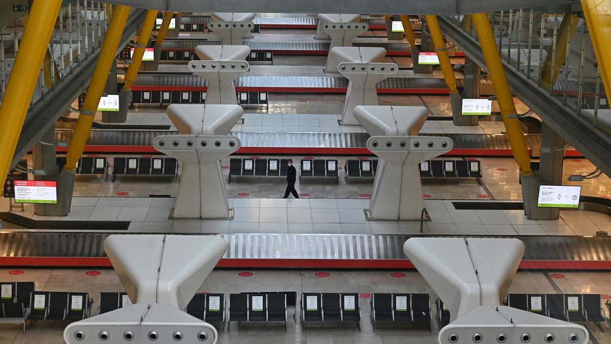 La Comisión Europea (CE) ha propuesto suspender el tráfico aéreo con la región.