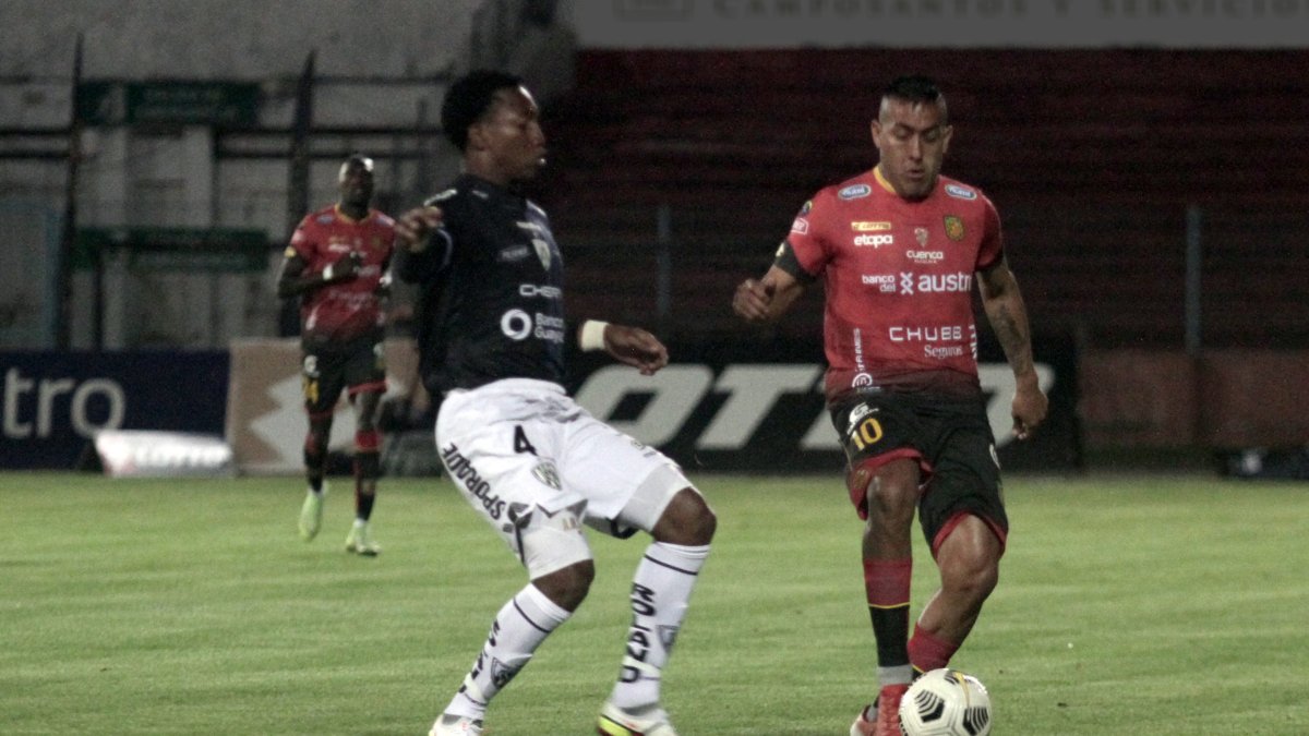 Independiente del Valle tuvo muchos problemas para controlar al Deportivo Cuenca en el primer tiempo