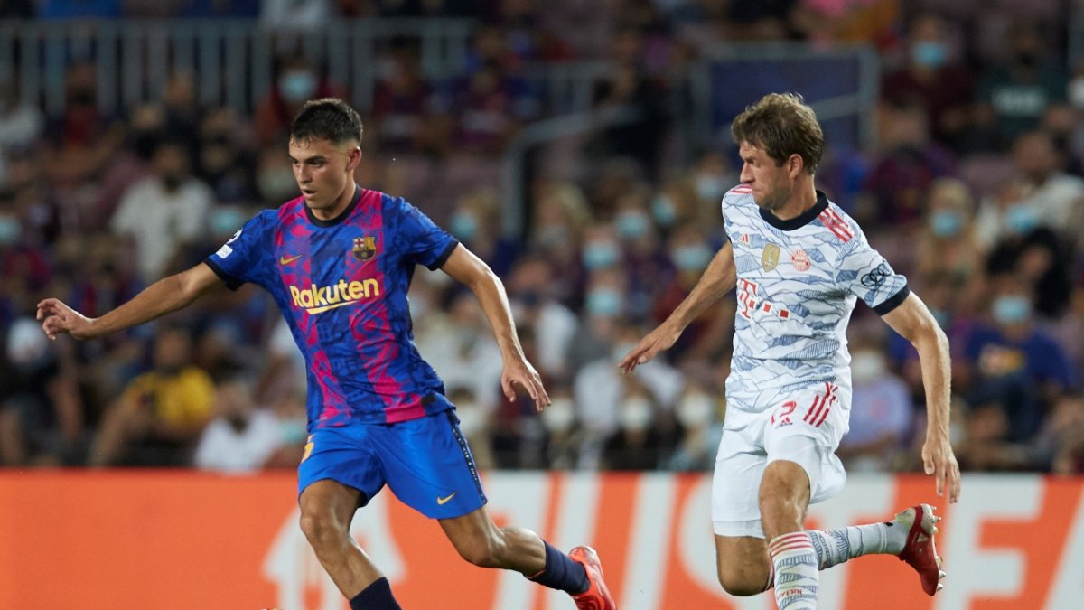 Pedri (i), en una fotografía de archivo.