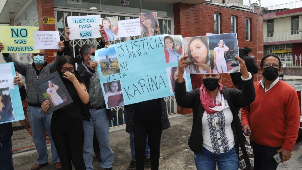 Protesta. Familiares de Chérrez realizan plantones para que el caso de la mujer no quede en la impunidad.