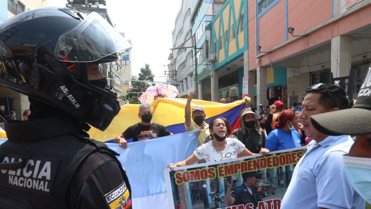 La protesta inició a las 11:00 de este 30 de noviembre.