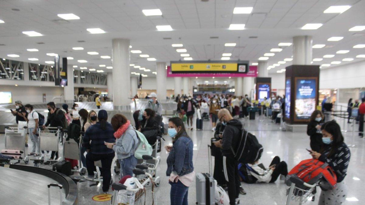 La restricción de vuelos por causa de la Covid-19 puede ser contraproducente, según la OMS.