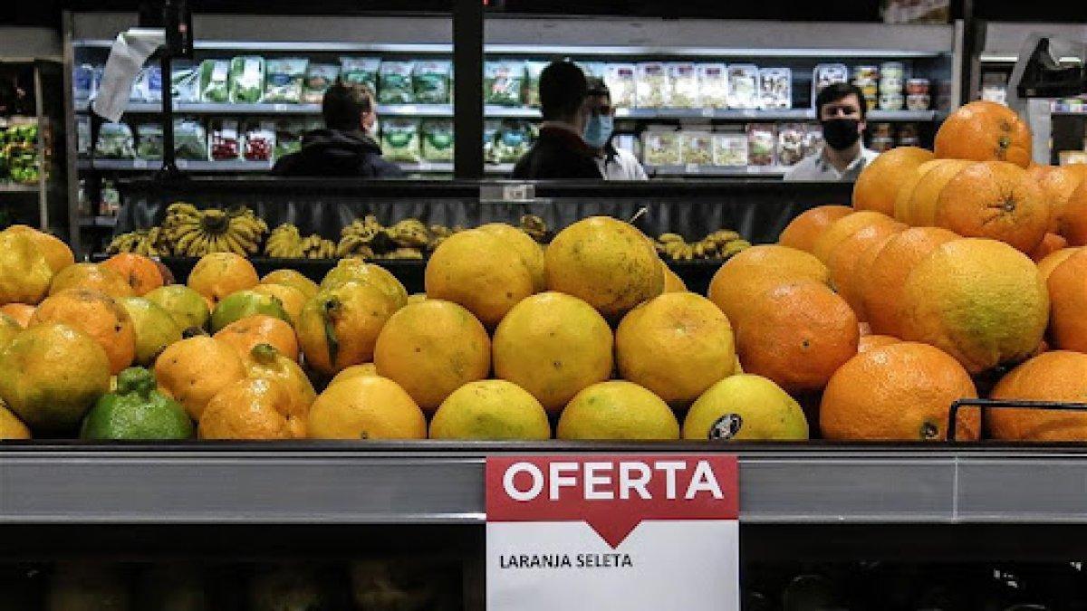 Los negocios y consumidores de la mayor economía de la región están a la espera de anuncios del Gobierno