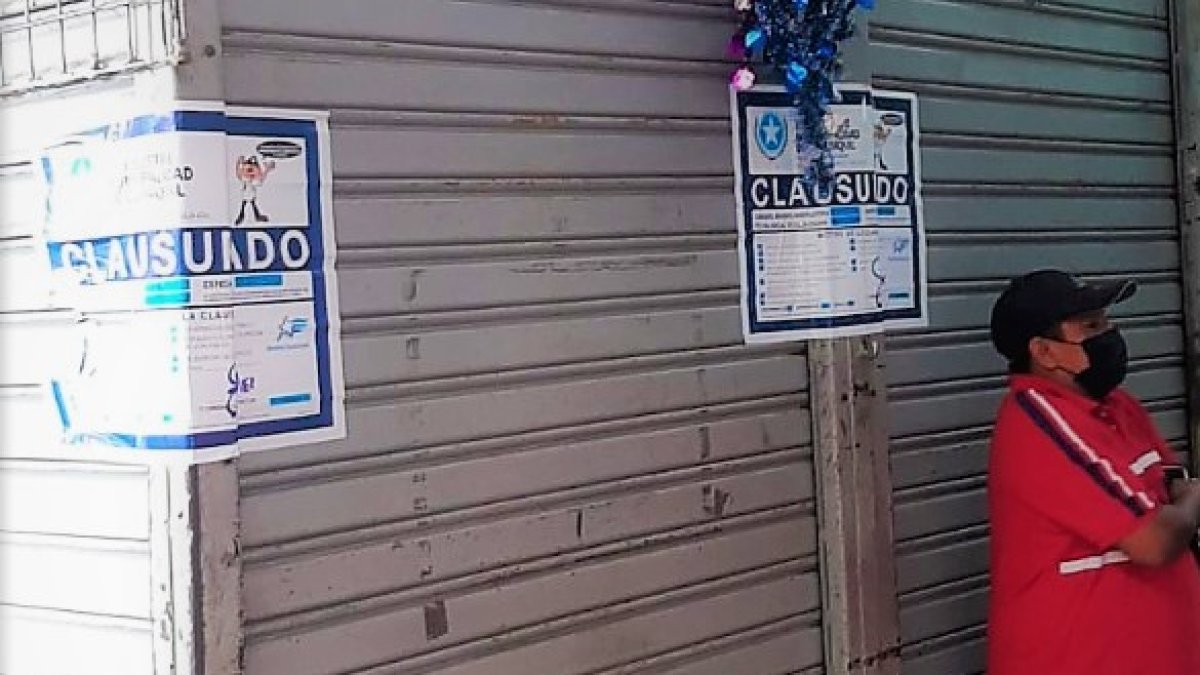 Uno de los locales clausurados durante el operativo en el lugar.