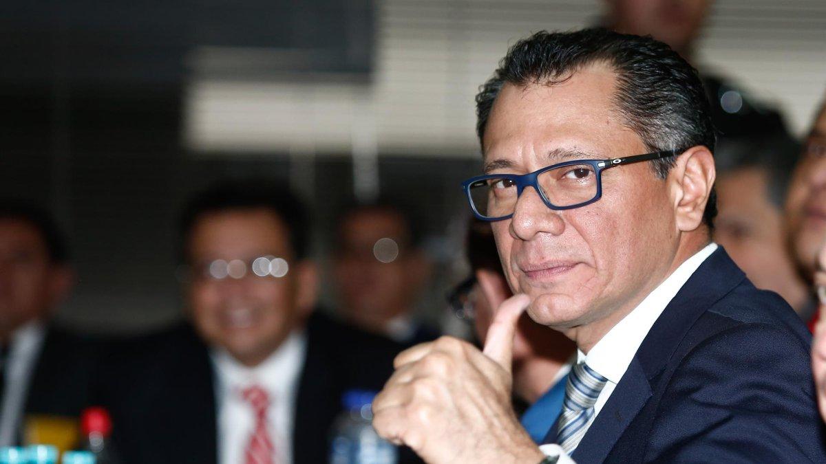 El exvicepresidente de Ecuador Jorge Glas (c),en una fotografía de archivo.