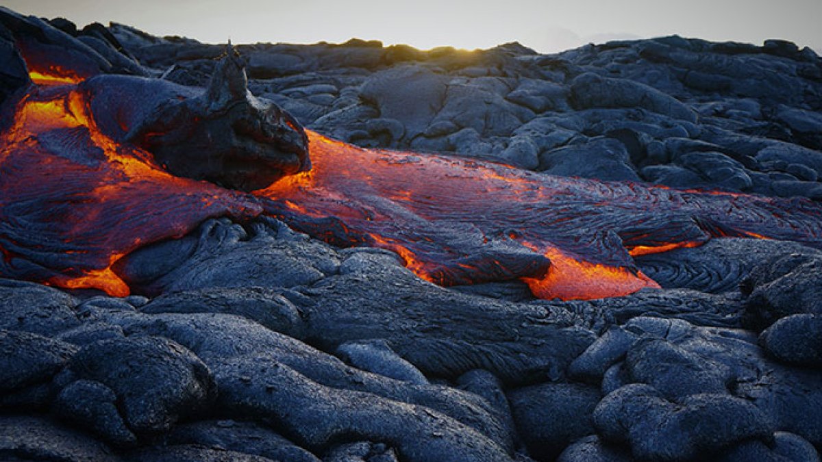 Naturaleza. El volcán de la isla canaria de La Palma sigue muy activo y emitiendo más lava 