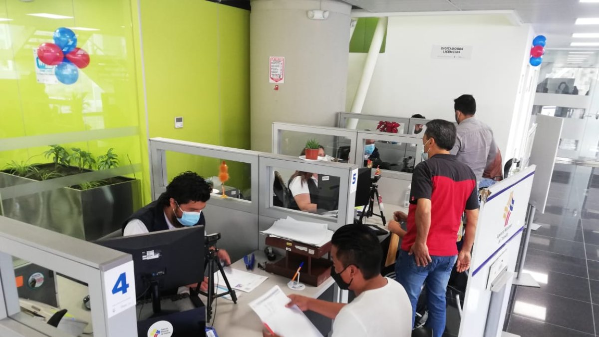 Anuncio. 50.000 licencias serán dadas de baja por irregularidades en su obtención.