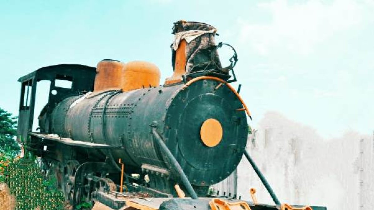 Una vez que dejó de operar, la locomotora N° 9 fue instalada en el redondel de la Avenida Ferroviaria, en 1984. Ahora será la atracción de una nueva plaza en la misma Machala 