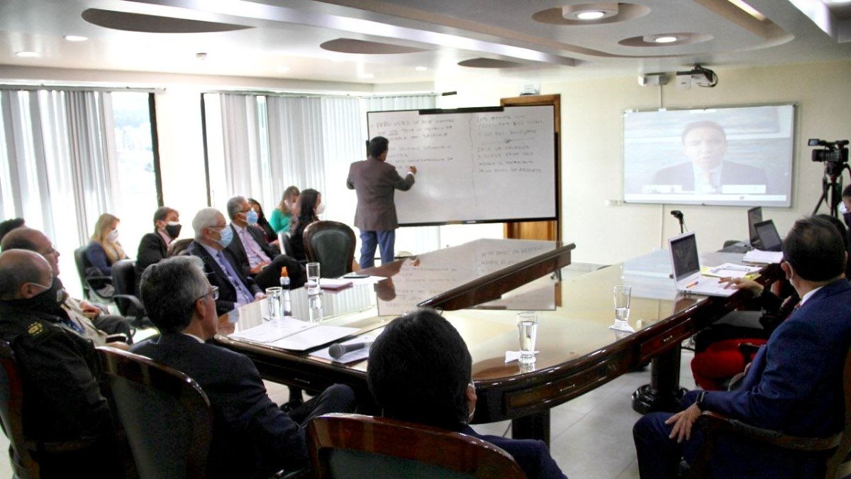 Isspol. En febrero pasado, Jorge Chérrez compareció virtualmente al directorio de la entidad policial. Meses después fue acusado por el supuesto lavado por EE.UU.