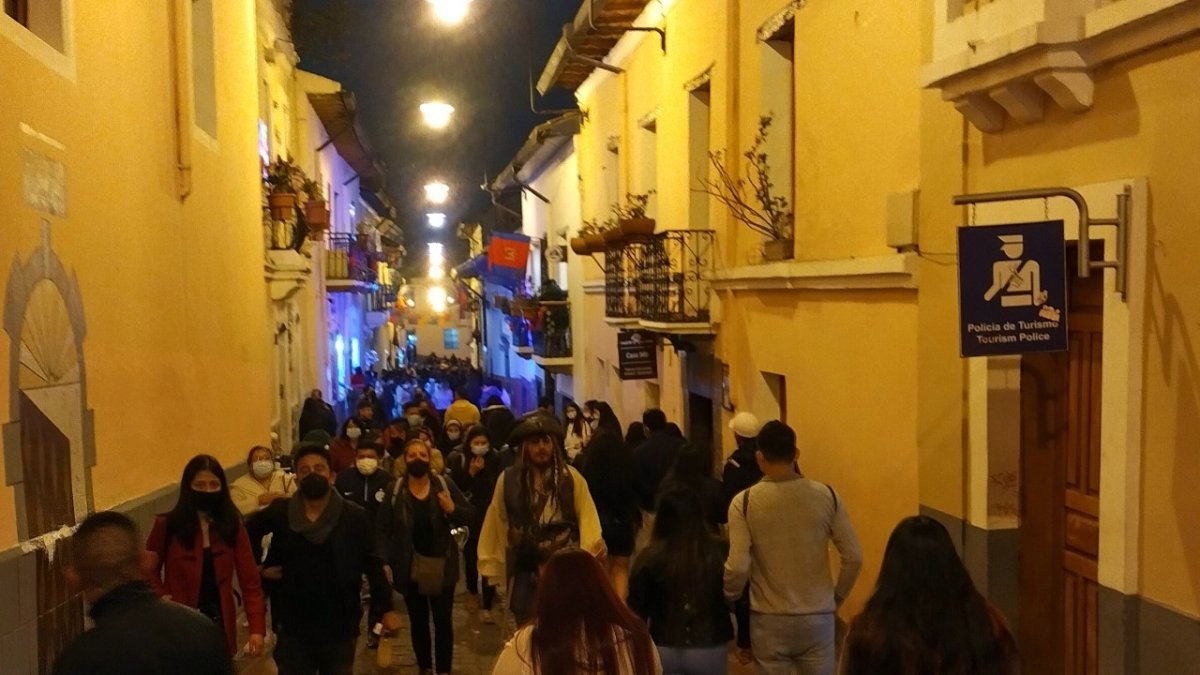 En otros sectores como La Ronda, en el centro de la ciudad, hubo afluencia de público, pero no se registraron incidentes.