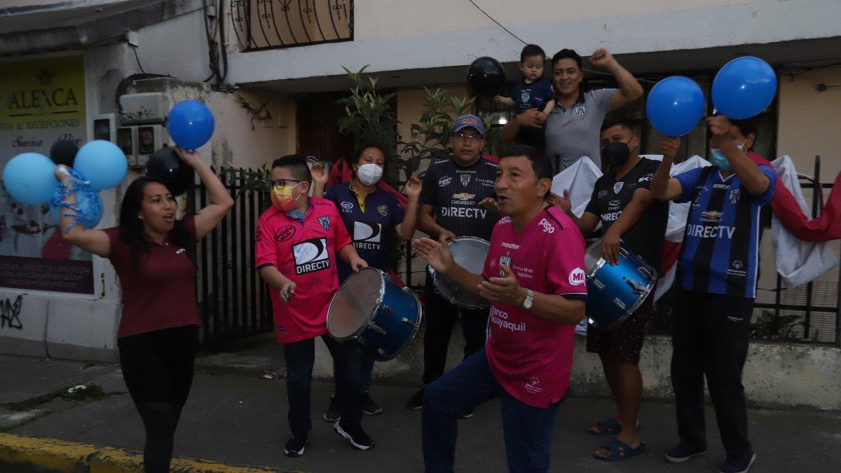 Los hinchas de Independiente vivieron su fiesta previo a la final.