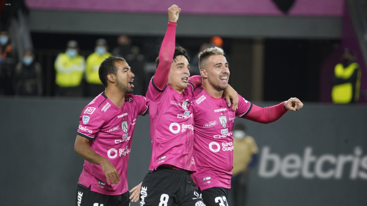 Junior Sornoza, autor de un doblete, Lorenzo Faravelli y Jonatan Bauman, fueron figuras de los rayados.