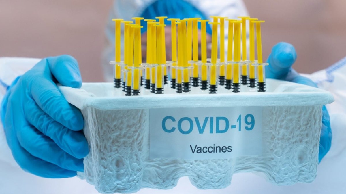 El mundo produce cada día más vacunas anticovid y se espera una aplicación equitativa en todo el planeta.