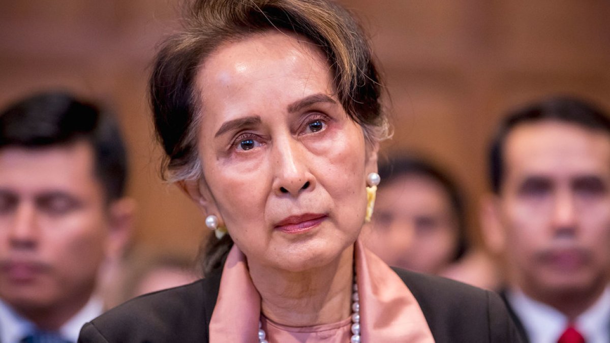La depuesta líder y premio Nobel de la Paz, Aung San Suu Kyi, es víctima de represión del régimen dictatorial birmano.