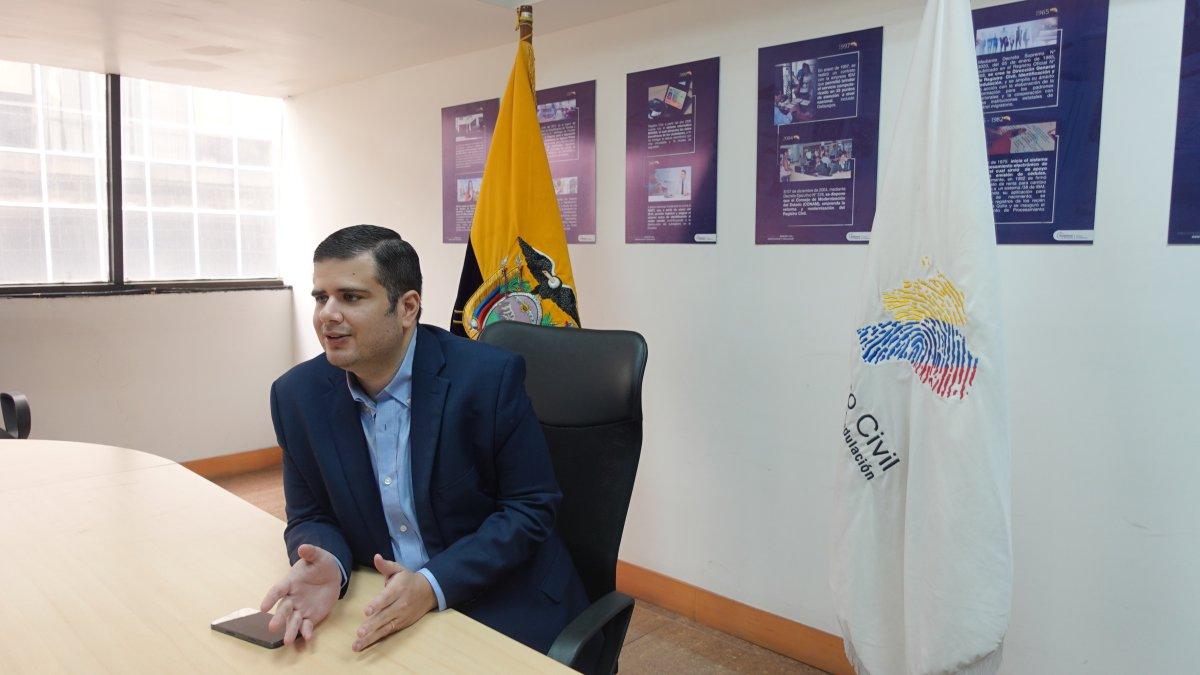 Fernando Alvear, Director General del Registro Civil.