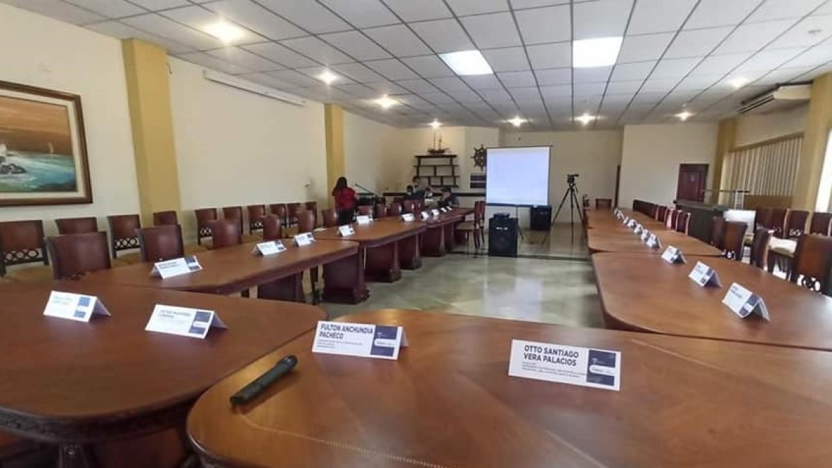 Cita. Solo acudieron dos ediles de los 23 que integran los tres municipios.