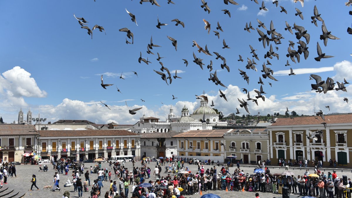 Agencia (ag-expreso ag-extra ag-quito) ag-periodistas-quito