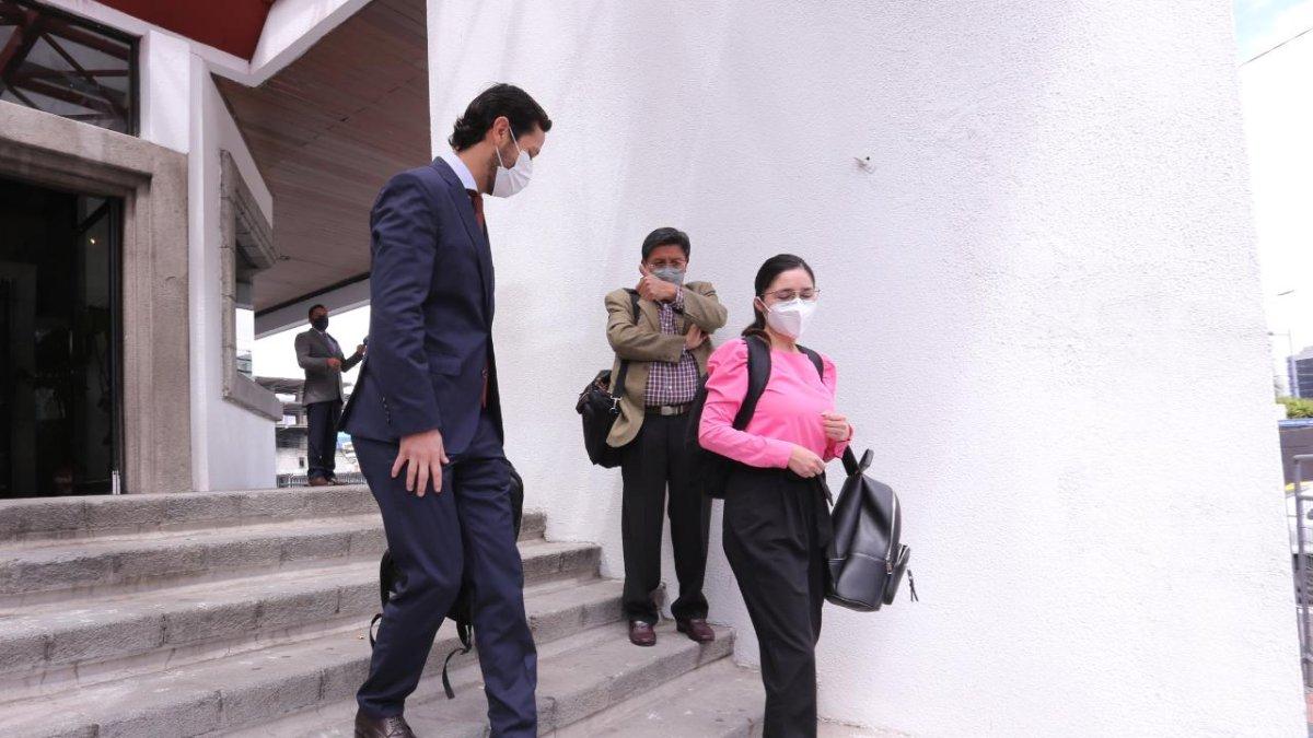 Defensa. Pablo Encalada defiende al exgerente de Petroecuador Pablo Flores.