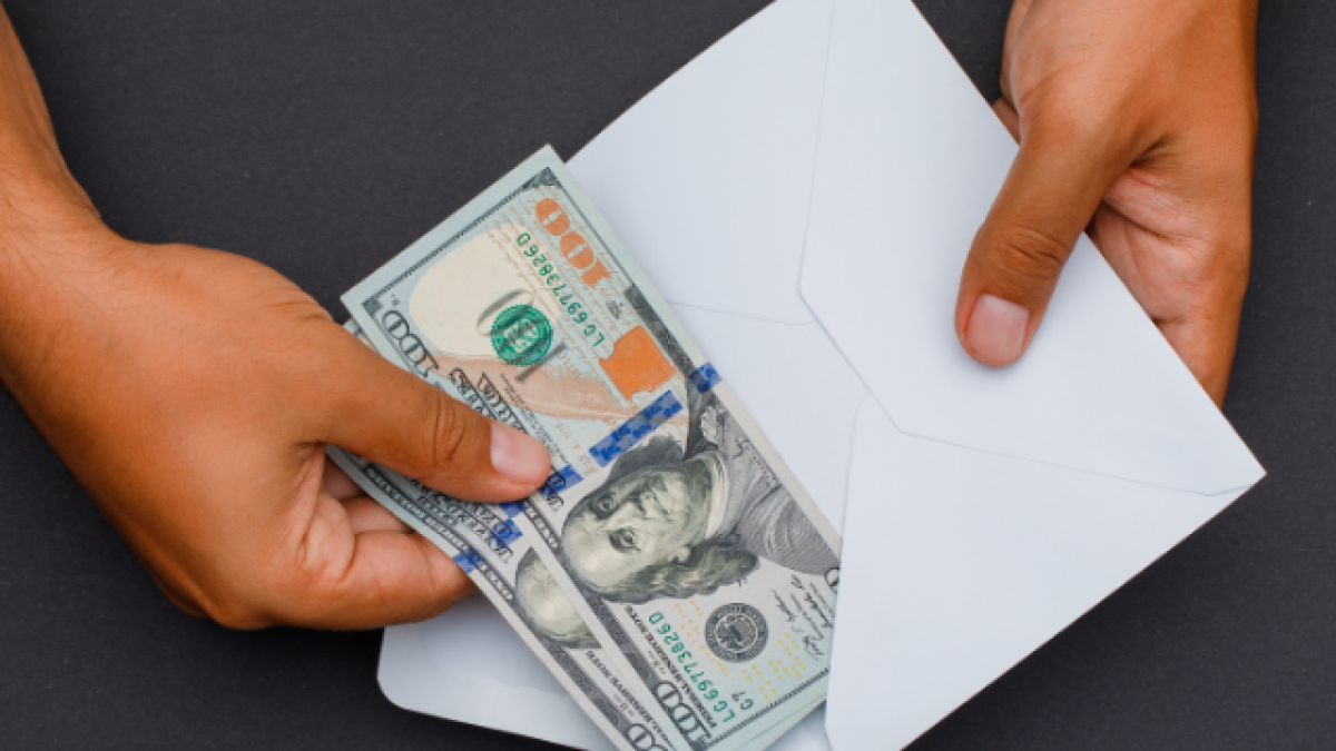 El envío de remesas se ha constituido en una fuente importante de dólares para la economía ecuatoriana.