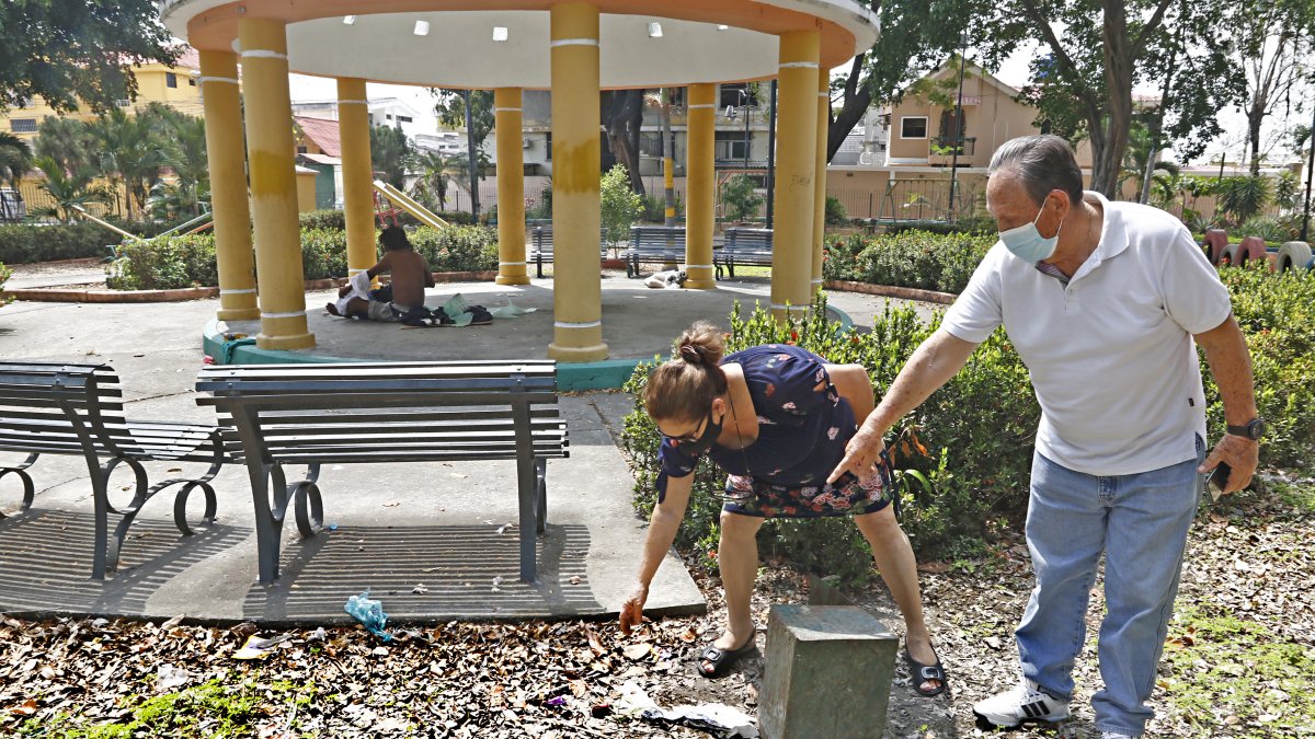 Vecinos buscan ayuda para mejorar el parque