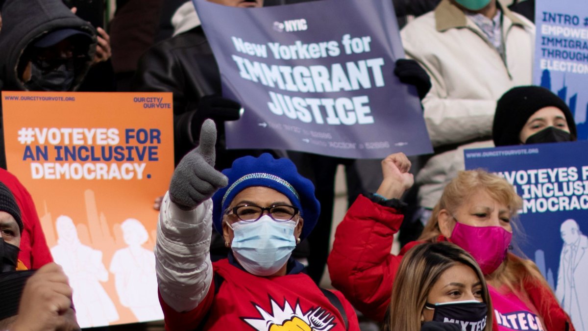 Los migrantes residentes en Nueva York dicen que han logrado algo de sus petitorios de años / El País