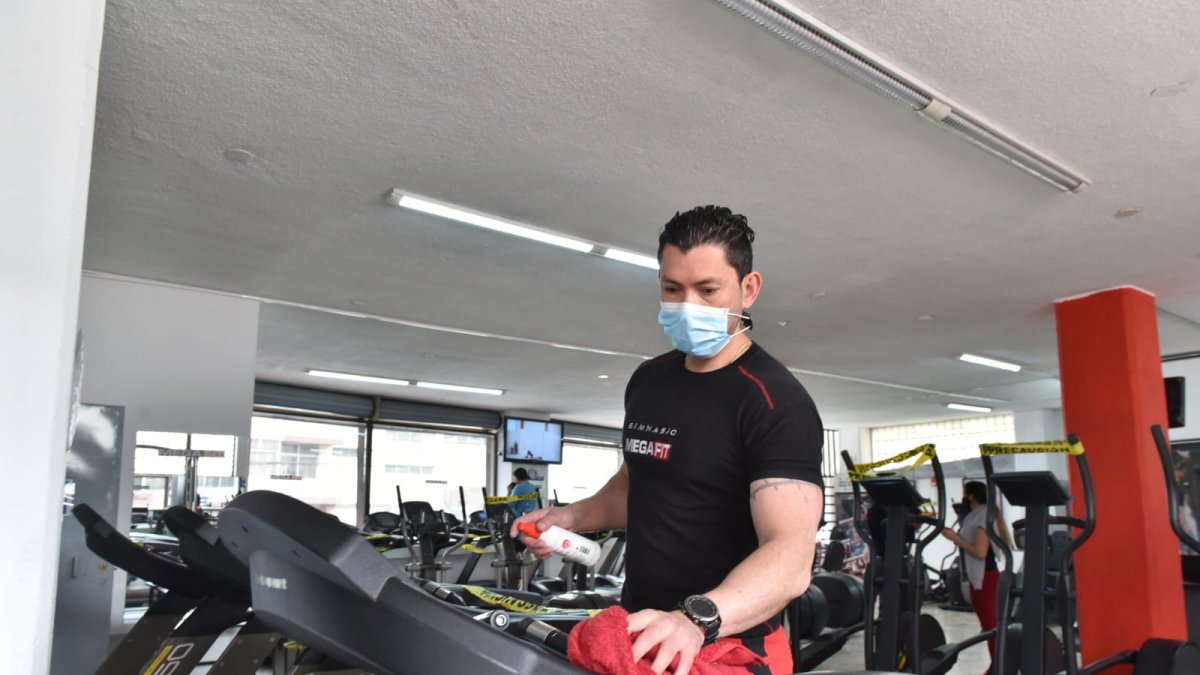 Para entrenar los usuarios deben llevar dos toallas