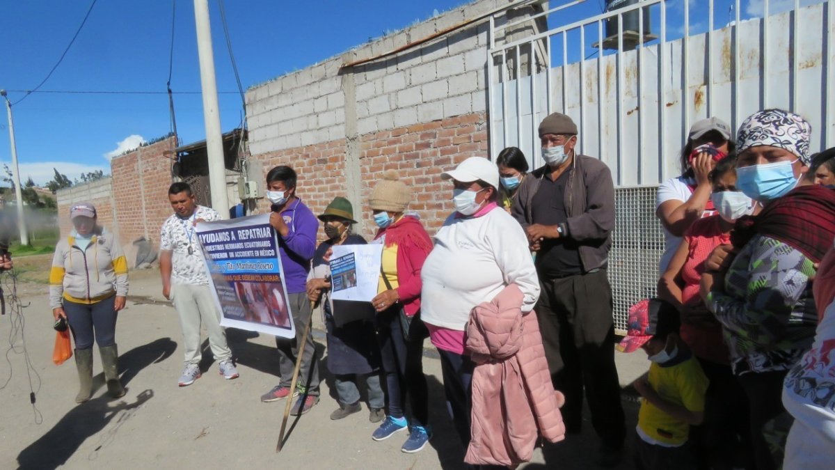 Foto referencial. Familiares de los dos hermanos Martínez Rosero accidentados en México cuando solicitaban ayuda a la comunidad y a las autoridades del Gobierno para repatriarlos.